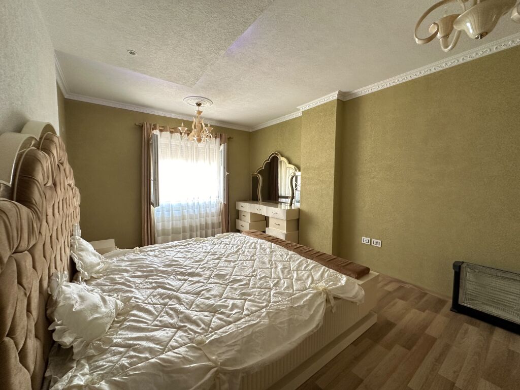 Shitet apartament 2+ 1 në Fresk!