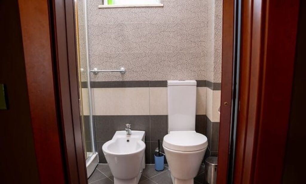 Sale | Vilë 3 + 1 | Rruga e Kavajës | 500000 €
