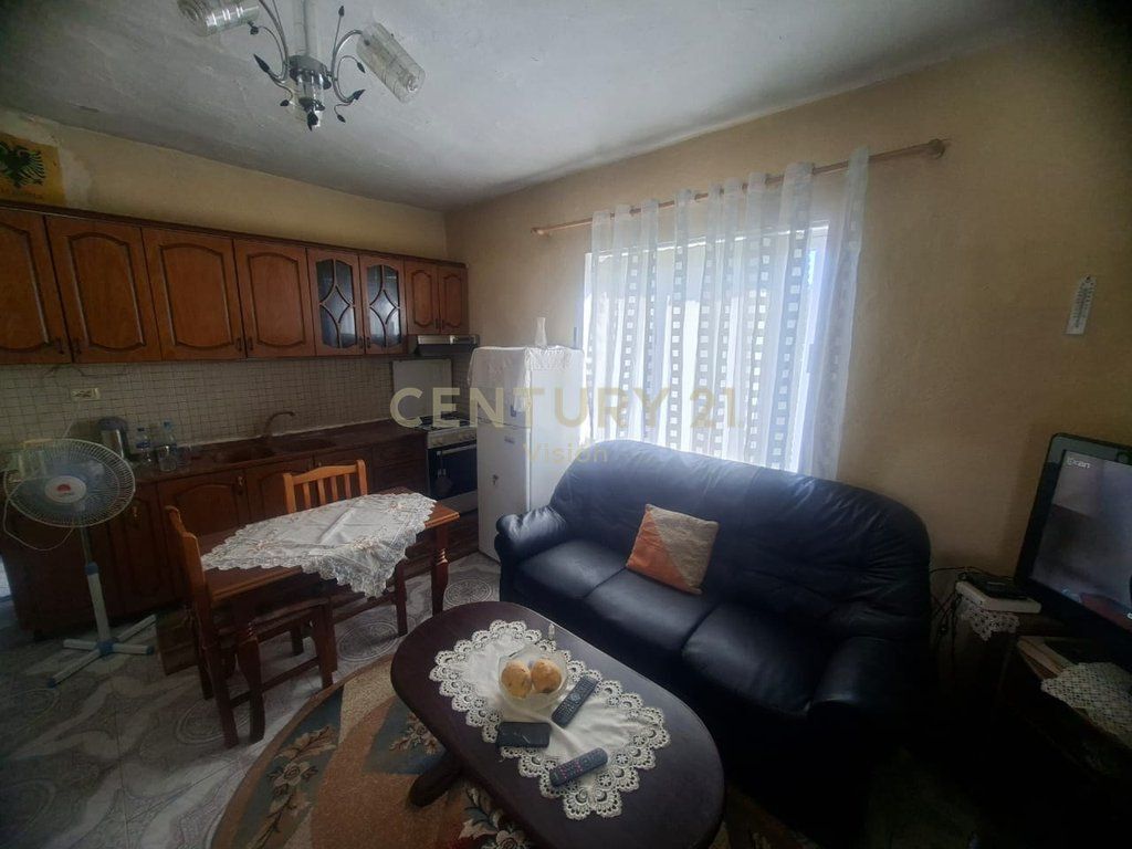 Apartament 2+1 me 400 m toke Në Shitje në Bahçallëk, Shkodër -
