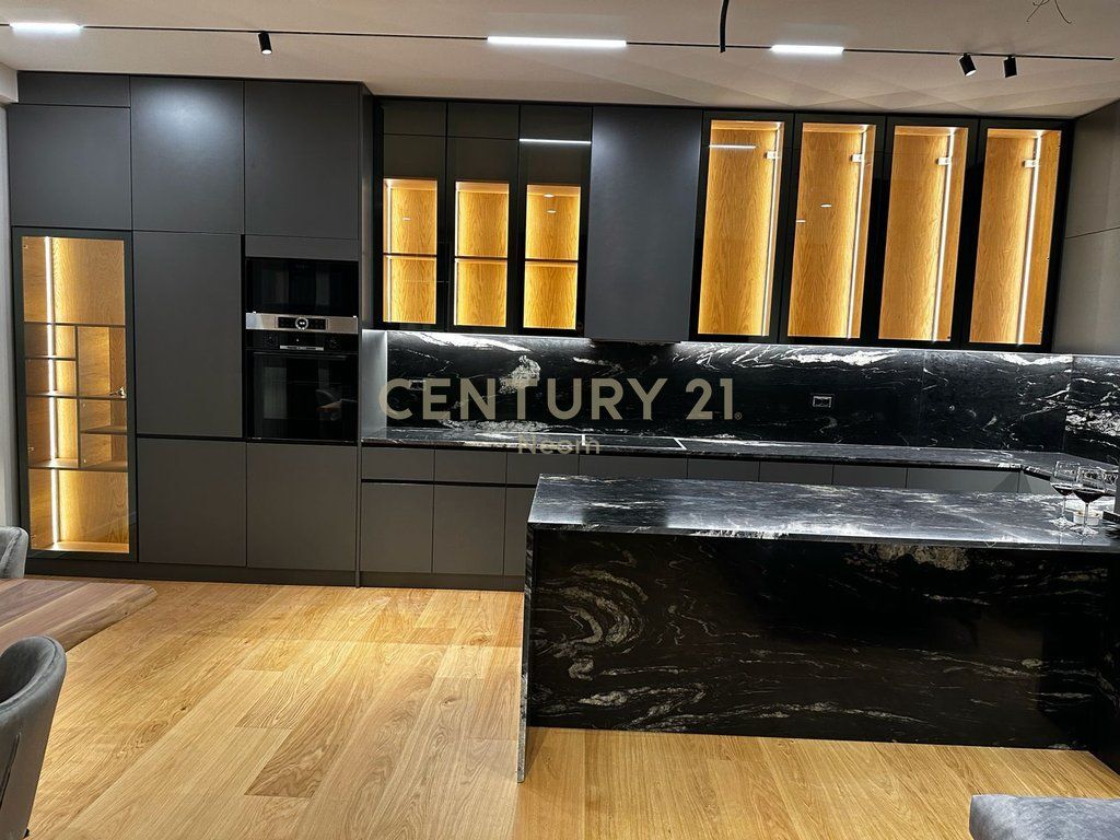 Shitet Apartament 2+1+2+ Post Parkimi në Liqenin e Thatë