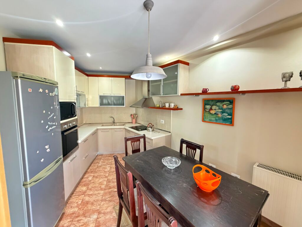 2+1, building with elevator, Fortuzi street, 850 thousand lek with internet