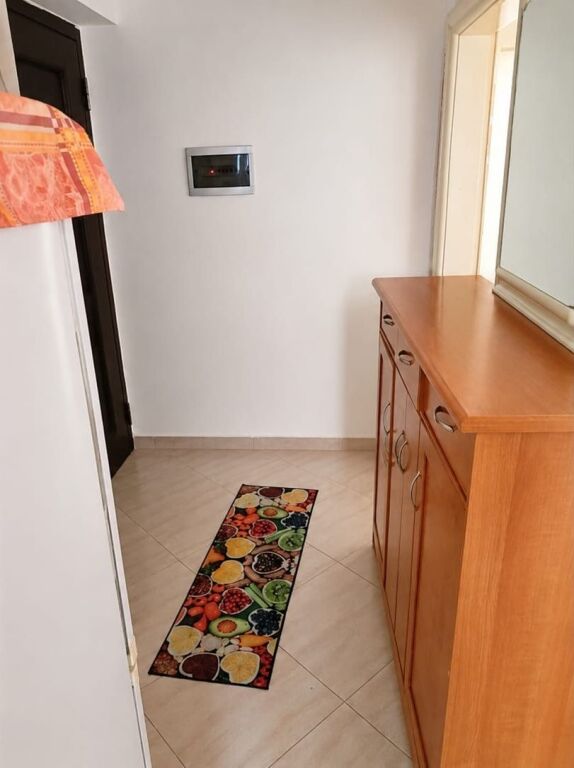 Shitet apartament në qendër të Durrësit