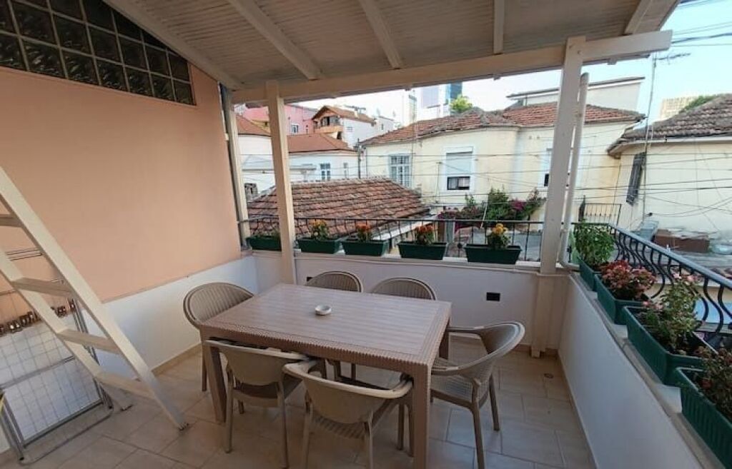 Sale | Vilë 3 + 1 | Rruga e Kavajës | 500000 €