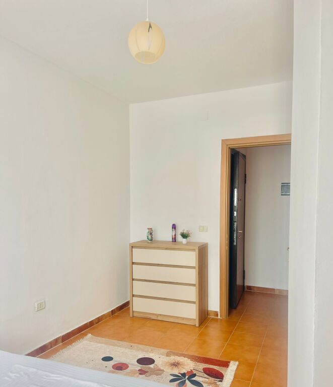 🏡 Shitet Apartament 1+1  📍 Astir, Kompleksi Fratari   🏢 Kati 7  🛗 Me ashensor  🛋 I mobiluar  ◾️ Sipërfaqe bruto: 58.32m² ◾️ Sipërfaqe neto: 53.5m²  🌿 Me ballkon  📃 Me hipotekë - mundësi blerje me kredi   💰 Çmimi: 11,500,000 (i diskutueshëm)