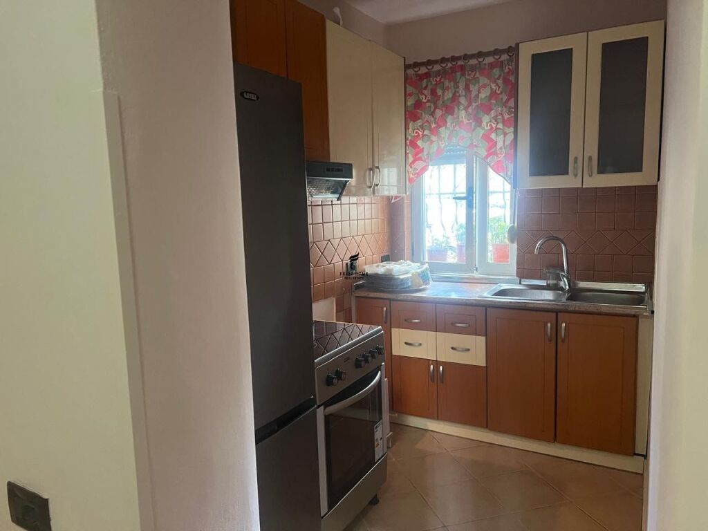 APPARTAMENTO IN AFFITTO 1+1 CIMITERO BAMIT 50.000 LEKE FH-88408