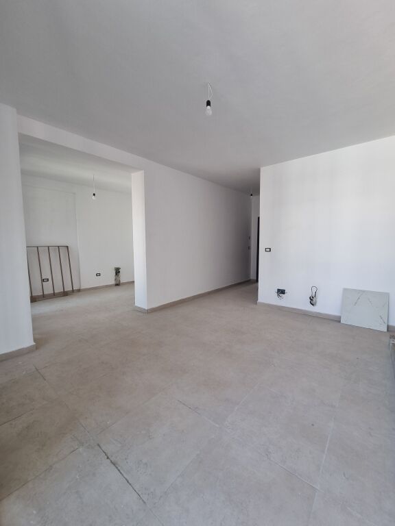 🏡 EXCLUSIVE  APARTMENT FOR SALE 1+1 AT SELVIA, DIBRA STREET  📍 Premium location, at Selvia.  ✅ Typology: 1+1 📐 Net area: 70.55 m² 📐 Gross area: 85 m² 🏢 5th floor, with elevator 🛠️ Finishes within 8 months  💶 Price: 240,000 €  🚗 Garage option on floor -3: 20,000 €