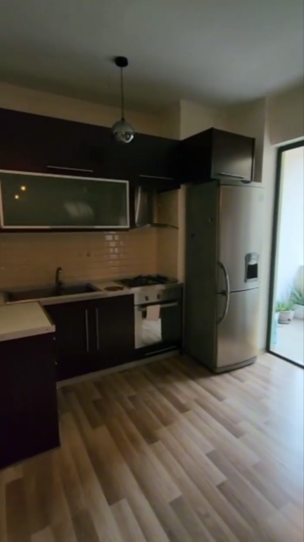 Apartament 2+1 per qera tek Eleonora !