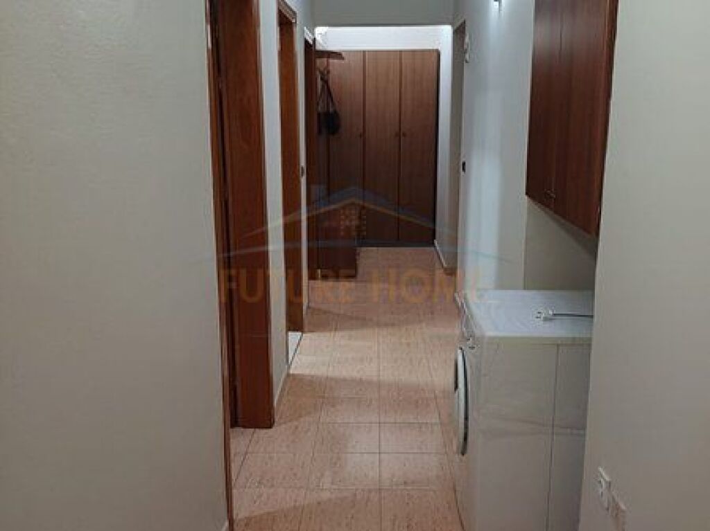 Shitet, Apartament 2+1, Sheshi Wilson, Tiranë