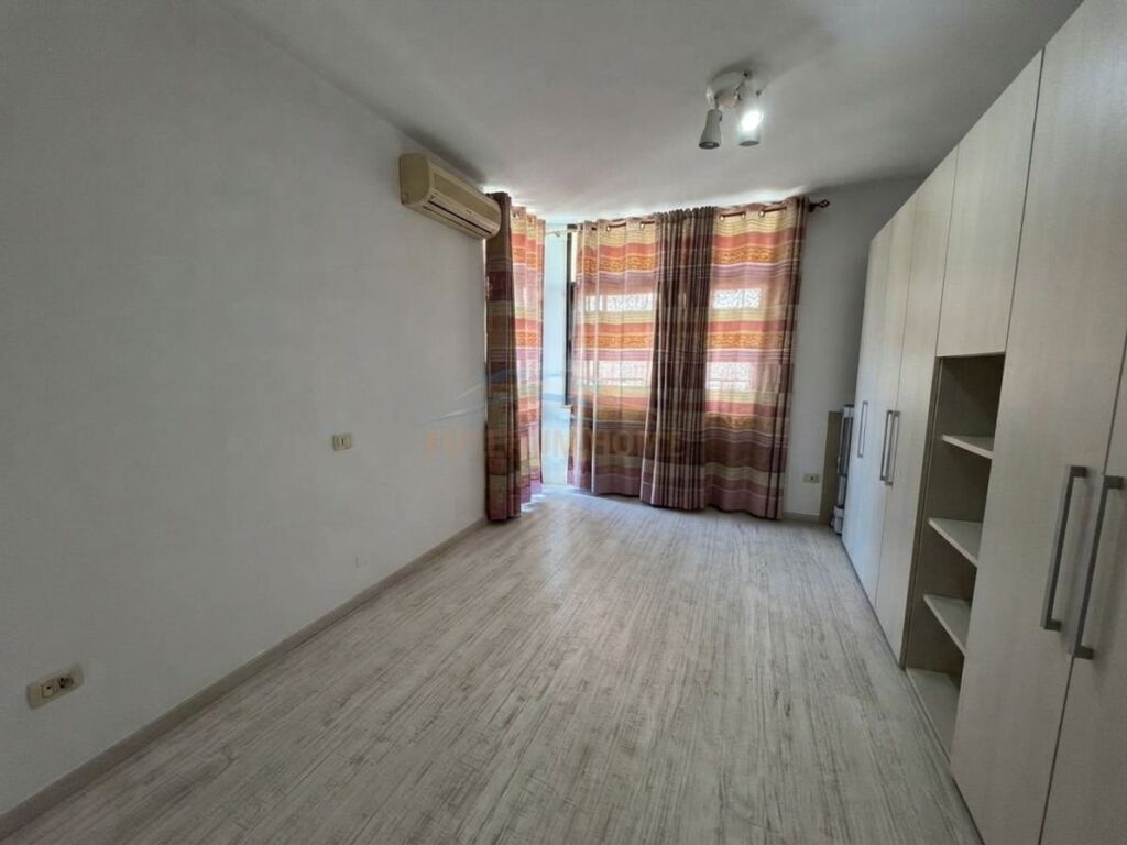 Affitto, Appartamento 2+1, Viale Zogu I, Tirana.