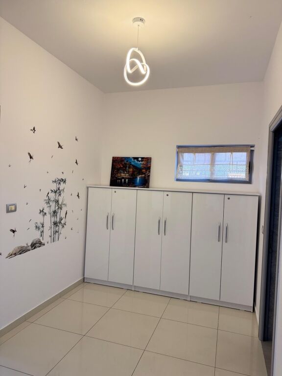In affitto 2+1 Rr. E Elbasanit 70.000 leke