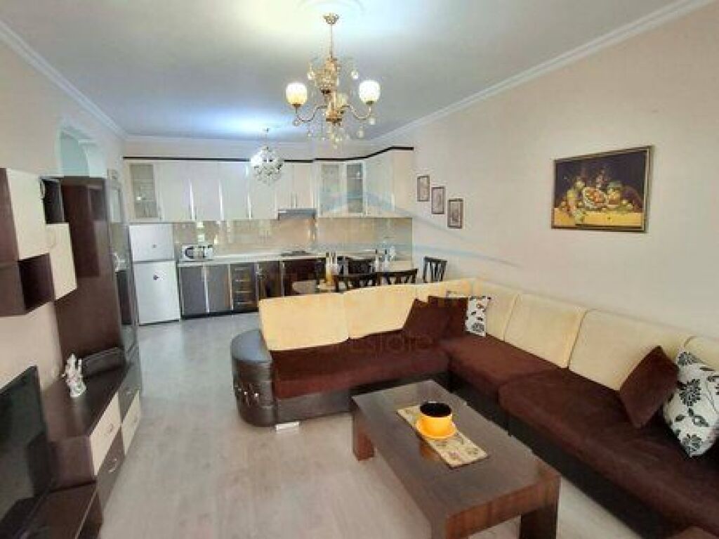 Shitet, Apartament 2+1+2, Unaza e Re