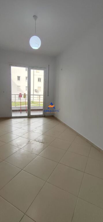 AFFITTASI APPARTAMENTO 2+1+BALCONE "FRESK" 40.000 LEKE