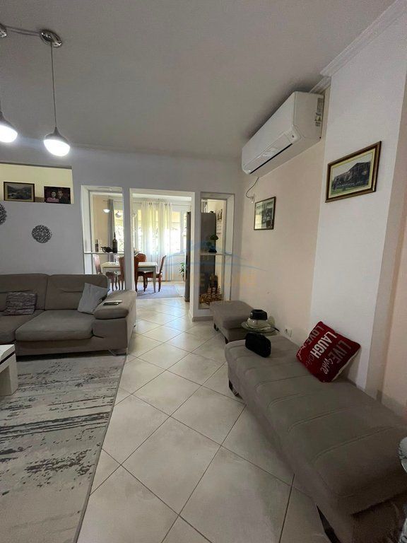 Shitet, Apartament 2+1+2 + Post Parkimi, Liqeni i Thatë, Tiranë.