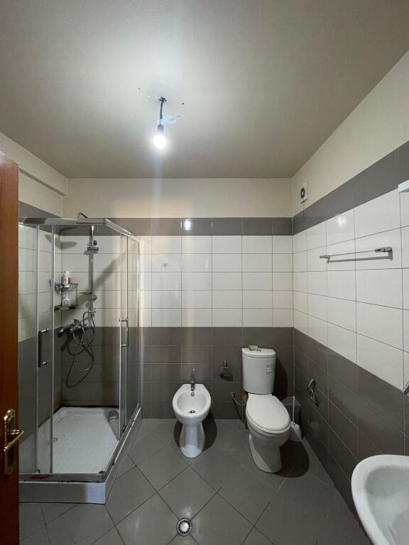 🏡 **JEPET ME QERA – APARTAMENT 2+1+2 | ASTIR**  📍