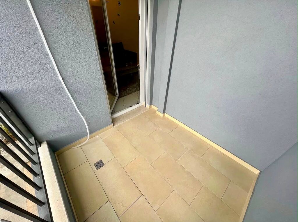 📣 SHITET Apartament 1+1 📍 Rruga “5-Maji” ✨   🏢 Ndertim i Ri  🪜 Kati 1 (Banim)  📐 Siperfaqe Bruto 66.71 m2  📐 Siperfaqe Neto 56.45 m2  🛋️ Totalisht i Mobiluar  ✅ Mundesi Blerje Me KREDI   💶 Cmimi 133.420 Euro