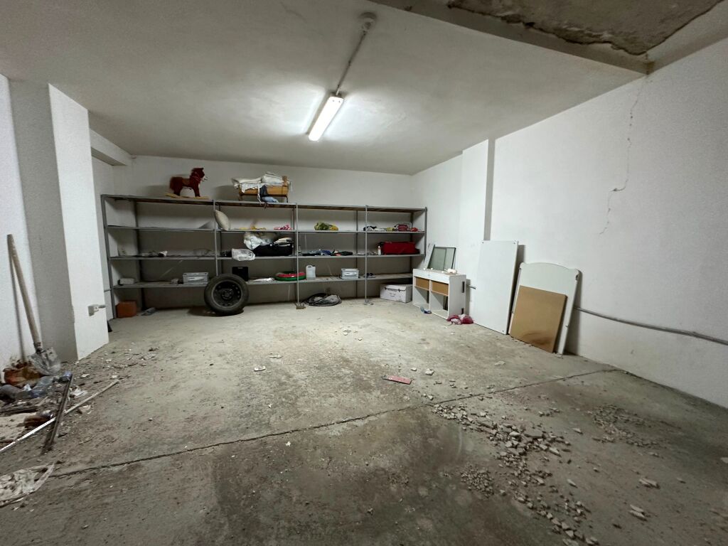 Shitet apartament 2+ 1 në Fresk!