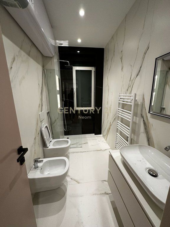 Shitet Apartament 2+1+2+ Post Parkimi në Liqenin e Thatë 355,000 €