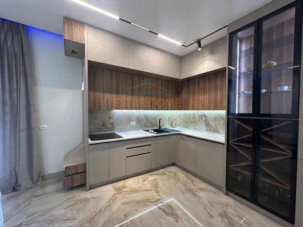 Affitto, Villa su 2 piani, TEG