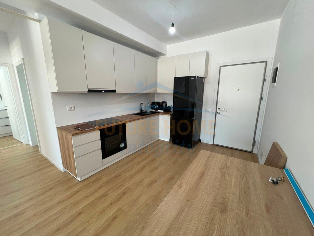 Affitto, Appartamento 2+1, Complesso Kadiu, Ali Demi, Tirana.