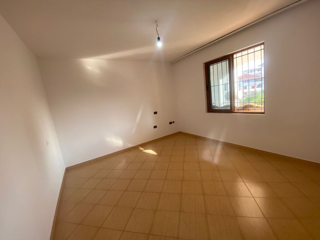 Apartment 2+1 Ali Demi for rent Empty !