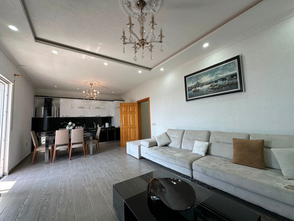 Shitet apartament 2+ 1 në Fresk!