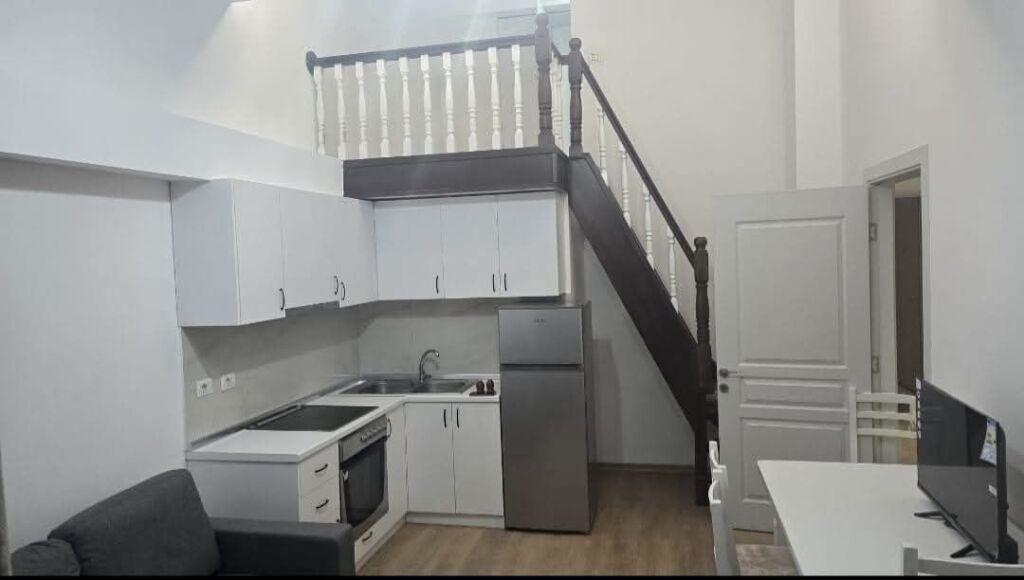 Apartament duplex 1+1 përballë Amerikan 3