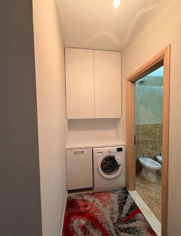 Jepet Apartament 2+1 me qera ne Yzberisht