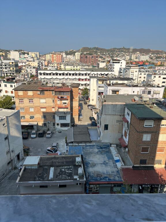 Shitet apartament në Durrës – Lagjja 17