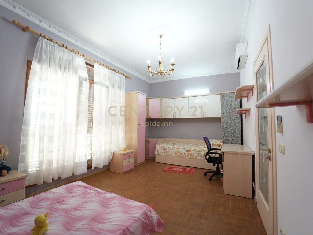FOR RENT 2+1 APARTMENT NEAR THE SPORTS PALACE !