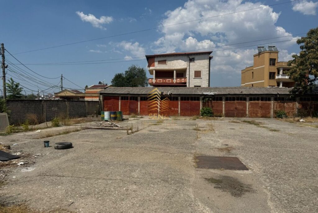 Jepet me qira Toke/Vendparkim per 30 automjete, Kinostudio, 1000 Euro/Muaj