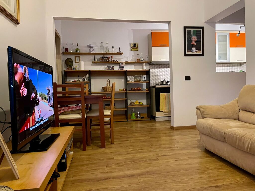 VENDESI APPARTAMENTO 2+1+2  📍 COMUNE DI PARIGI 210.000 €