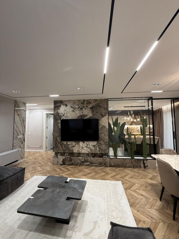 SUPER APARTAMENT PER SHITJE NE RRUGEN E PORTIT !!!!