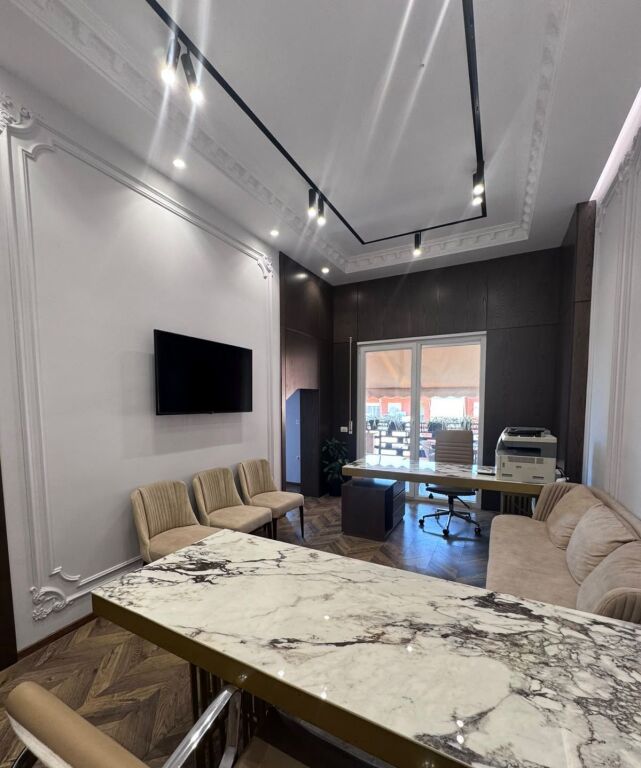 Qera | Ambjent Biznesi | American Hospital 3 | 650 €/muaj