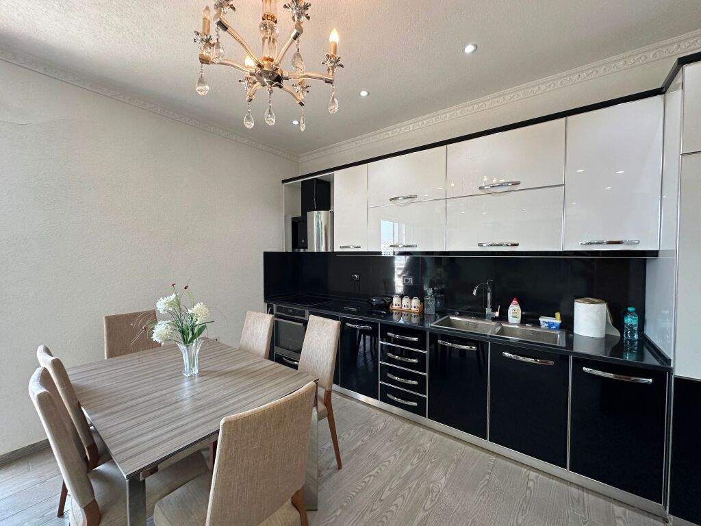 Shitet apartament 2+ 1 në Fresk!