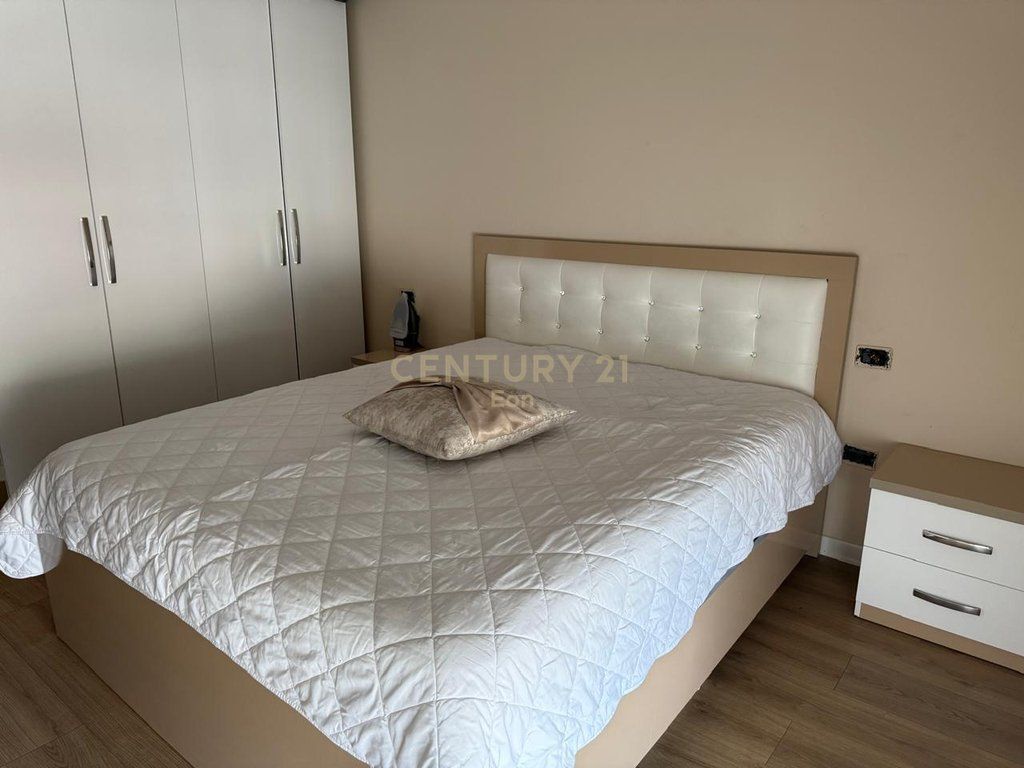 SHITET APARTAMENT 2+1 NE QENDER TE DURRESIT