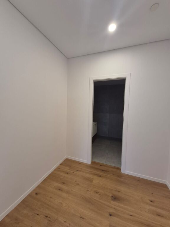🏢Ufficio in Affitto a Downtown One Tirana!