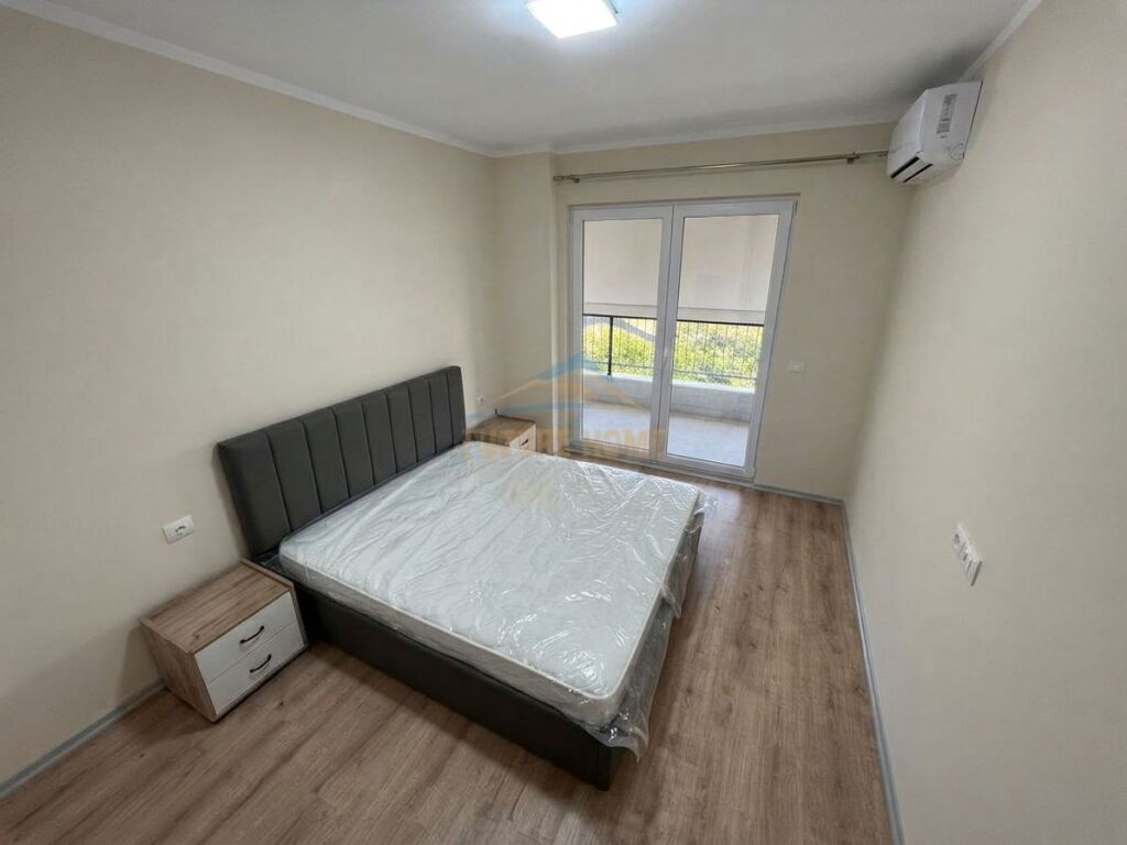Rent, Apartment 2+1+2 +Storage + Parking Spot, Kombinat, Tirana.