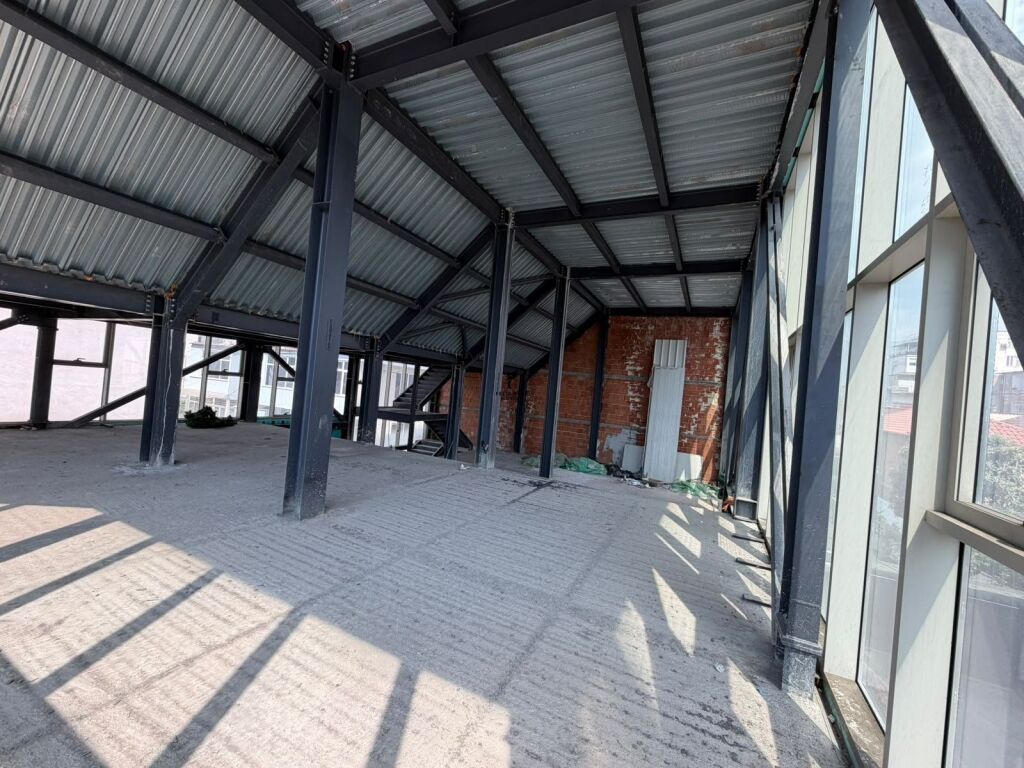 MAGAZINE ME QERA 250 M2 RRUGA BARDHYL 500.000 LEKE FH-88269