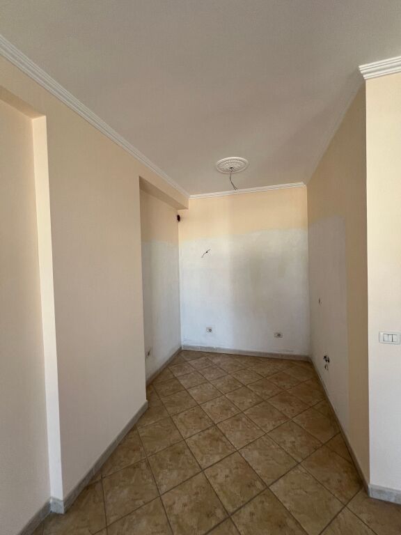 Shitet apartament në Durrës – Lagjja 17