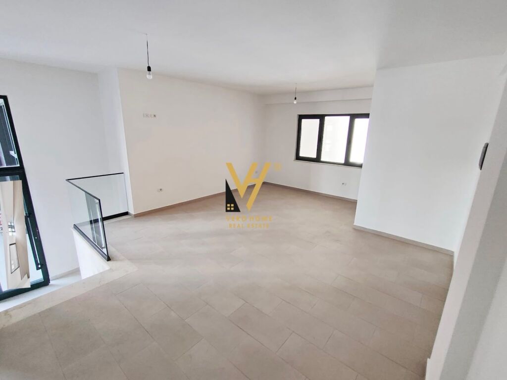 UFFICIO 45 M2 IN AFFITTO A GREEN CITY A ASTIR 400 EURO