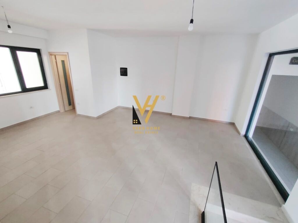 UFFICIO 45 M2 IN AFFITTO A GREEN CITY A ASTIR 400 EURO