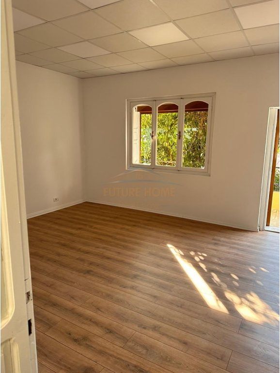 Qera, Vilë, Xhamllik, Tiranë