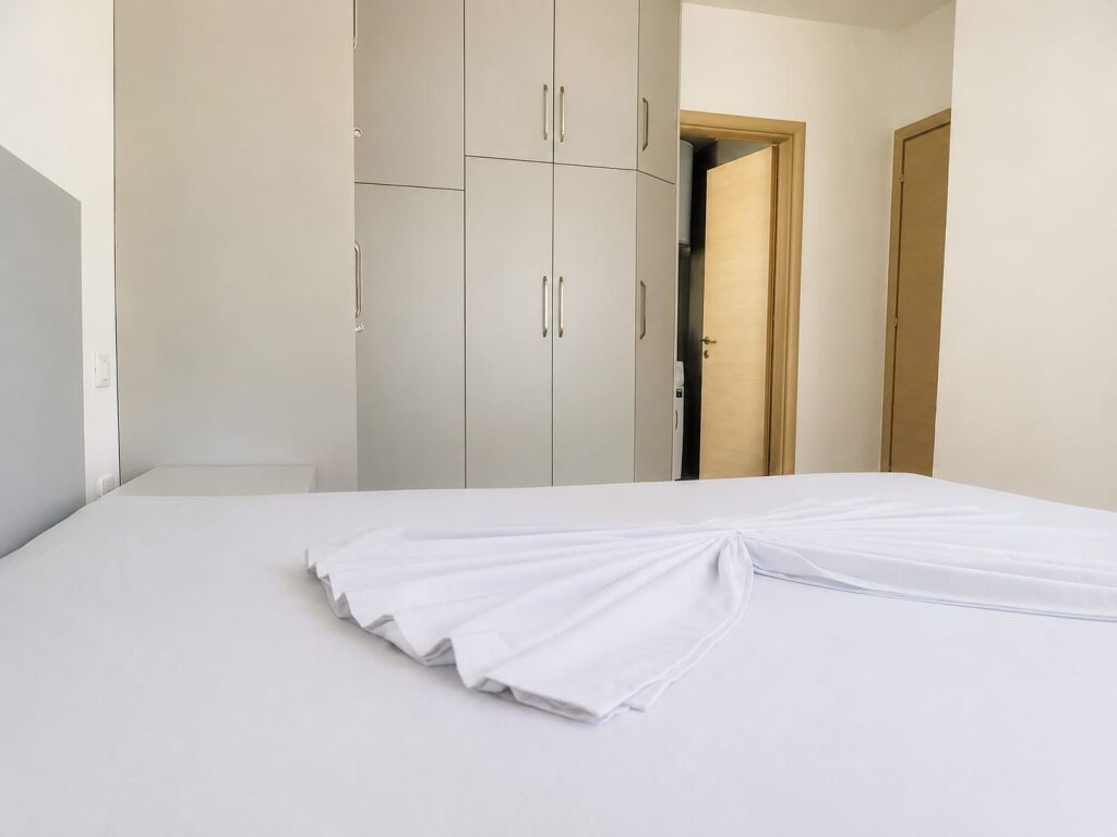 Jepet me qira apartament 2+1+2 pranë Kopshtit Botanik, në krah të Kompleksit Mateo