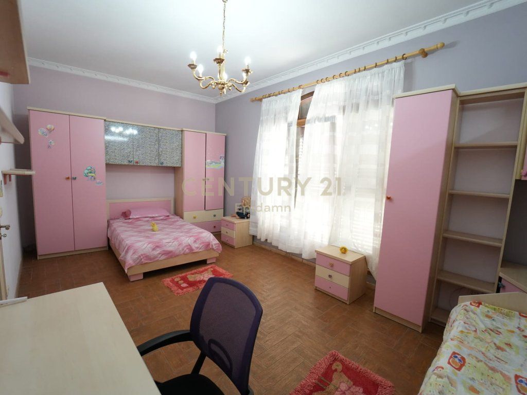 FOR RENT 2+1 APARTMENT NEAR THE SPORTS PALACE !