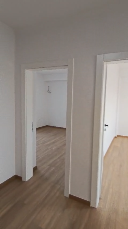 Apartament 1+1 per shitje tek Medreseja !