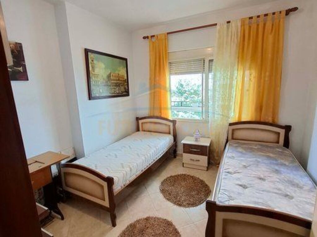Shitet, Apartament 2+1+2, Unaza e Re
