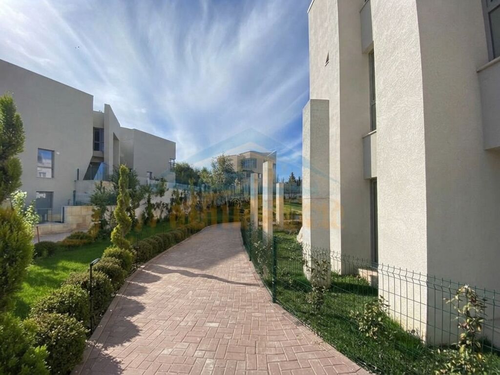 Affitto, Villa su 3 Piani, Complesso "Green Valley", Lago Secco, Tirana