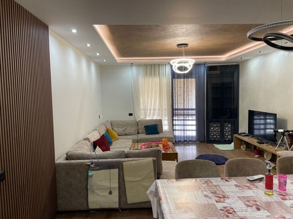 Jepet me qira apartament 2+1