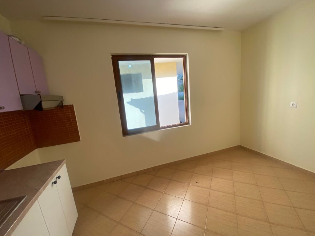 Apartment 2+1 Ali Demi for rent Empty !