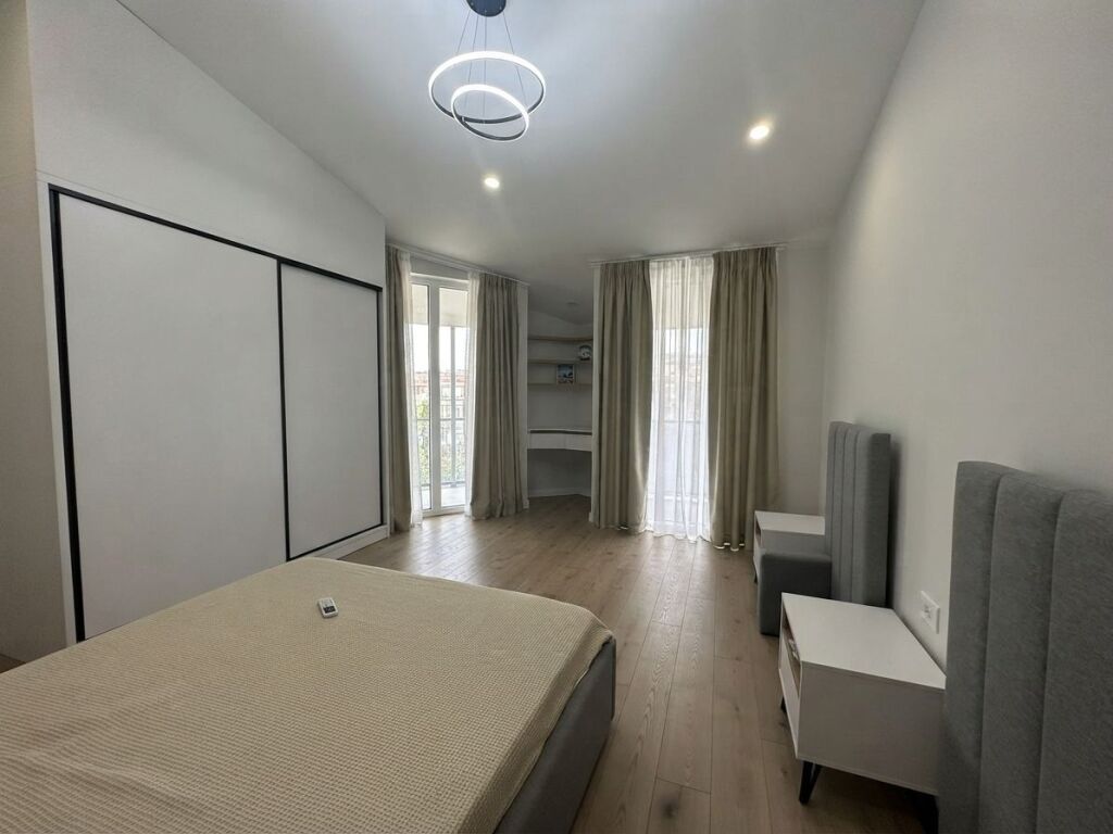 Affitto, Villa su 2 piani, TEG